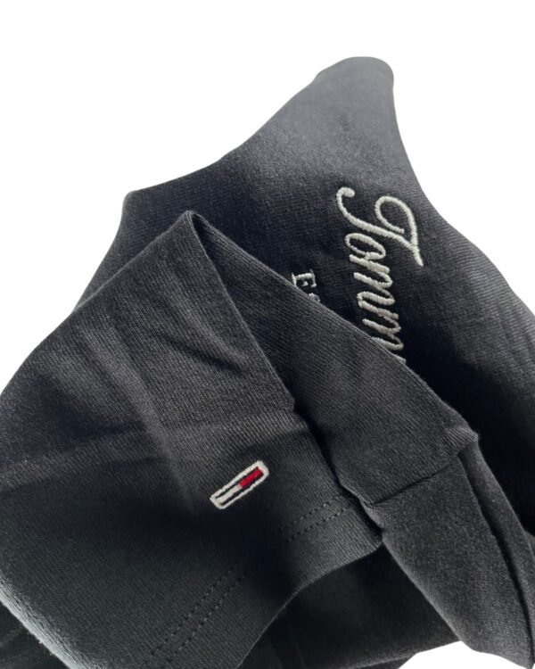 T-shirt Nera Tommy Jeans dettaglio