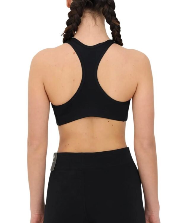 Top Sportivo Nike Modella