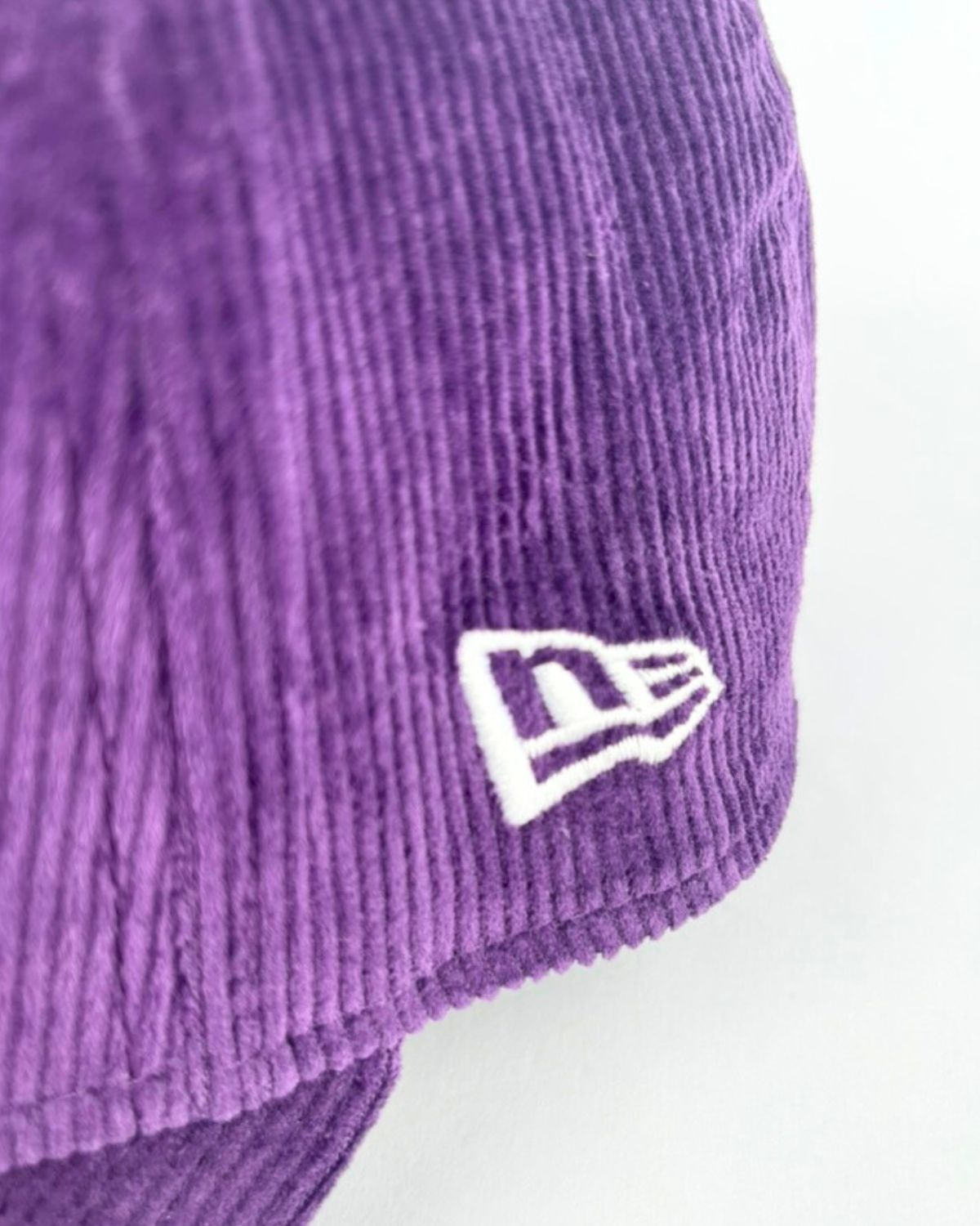 Cappello New Era Velluto Viola NE